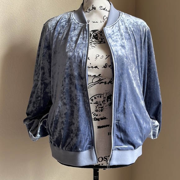 🧊 STYLISH BOMBER JACKET 🧊 - Picture 6 of 6